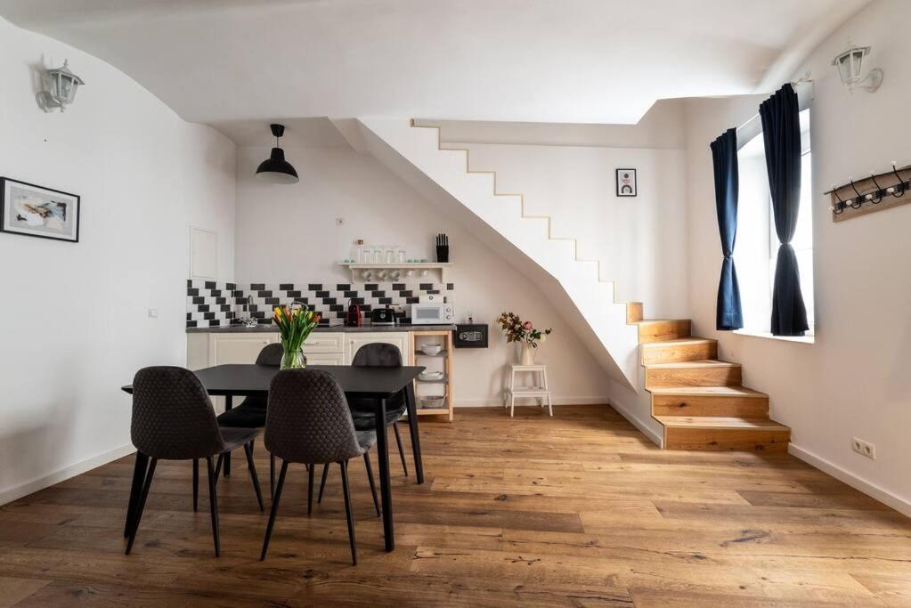 Cozy 1Br Duplex Near Center By Hm Apartment เวียนนา ภายนอก รูปภาพ