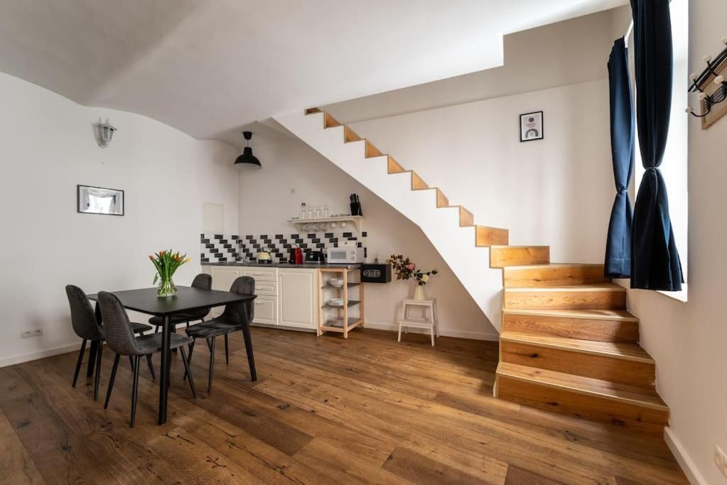 Cozy 1Br Duplex Near Center By Hm Apartment เวียนนา ภายนอก รูปภาพ